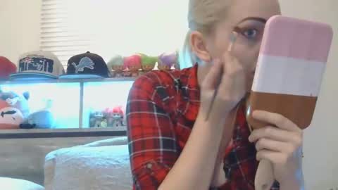 Snapshot of haileyakuma69 chatting on 22, 11, 2025 Hailey and d online show from 22, 11, 2025