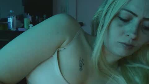 Snapshot of haileyakuma69 chatting on 18, 12, 2025 Hailey and d online show from 18, 12, 2025