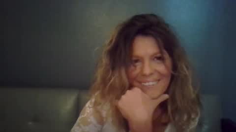 Hailey online show from 23, 10, 2025