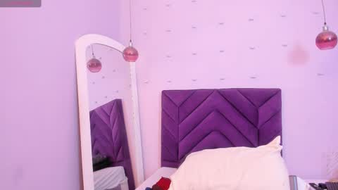 haileystonei online show from 13, 2, 2025