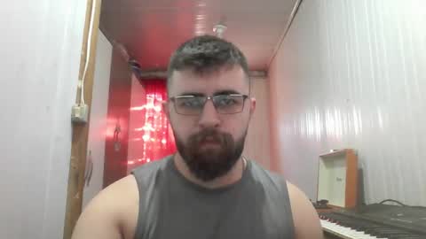 Snapshot of hairy_man_69_ chatting on 5, 1, 2026 horny online show from 5, 1, 2026