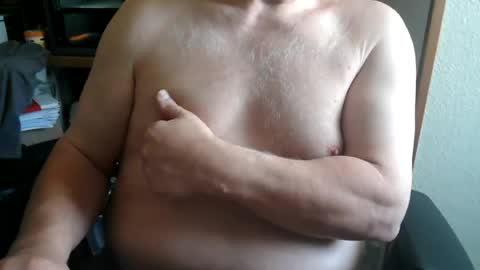 hairyarmpit_lover_1970 online show from 17, 6, 2026