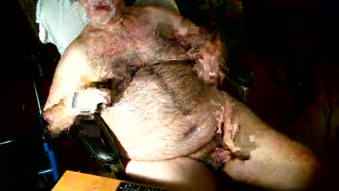 hairybear813 online show from 6, 1, 2025