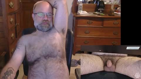 Snapshot of hairydaddybear69 chatting on 22, 9, 2025 HairyDaddyBear69 online show from 22, 9, 2025