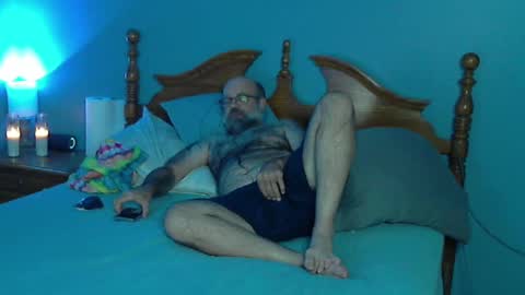 Snapshot of hairydaddybear69 chatting on 10, 10, 2025 HairyDaddyBear69 online show from 10, 10, 2025