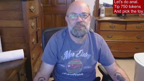 Snapshot of hairydaddybear69 chatting on 1, 11, 2025 HairyDaddyBear69 online show from 1, 11, 2025