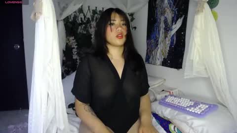 hairylatiingoddess online show from 15, 4, 2026