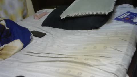 hairypussybigassy001 online show from 11, 9, 2025