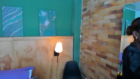 Halley Lorens online show from 8, 2, 2026