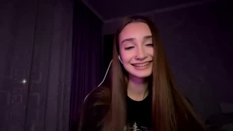 Holly online show from 5, 11, 2025