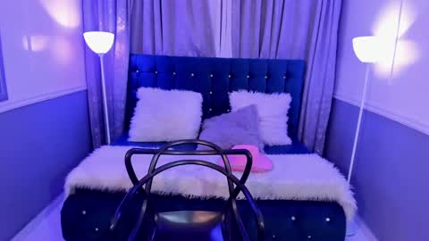 Halls Red online show from 25, 1, 2025