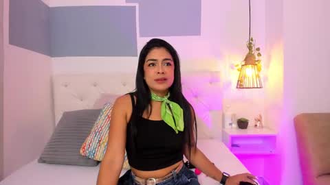 hanah_gray online show from 10, 3, 2025
