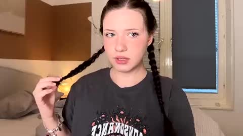 Snapshot of hanahwoods chatting on 15, 6, 2026 hanahwoods online show from 15, 6, 2026