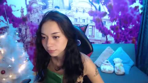 Snapshot of hanaku_8 chatting on 13, 12, 2024 Hanaku online show from 13, 12, 2024