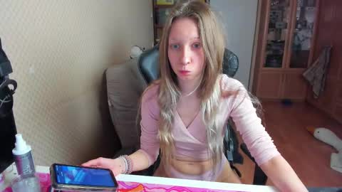 Mila online show from 4, 12, 2025