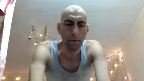 Snapshot of handsomealfie chatting on 11, 9, 2025 HandsomeAlfie online show from 11, 9, 2025