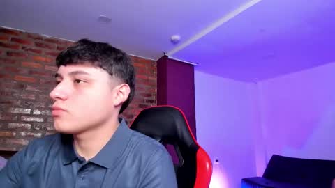 leonardfarrucknick and otis online show from 4, 3, 2026