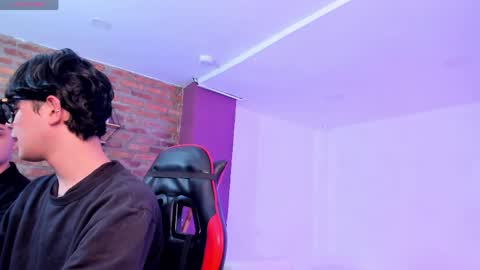 leonardfarrucknick and otis online show from 27, 3, 2026