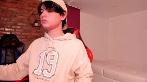 leonardfarrucknick and otis online show from 7, 4, 2026