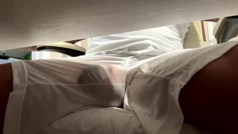 hangit0ut online show from 5, 3, 2025