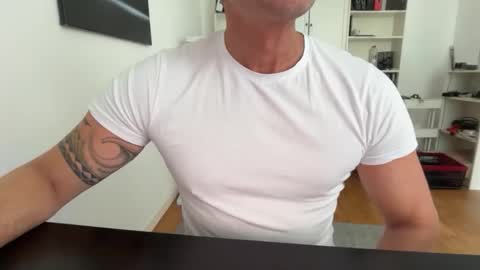 hanky online show from 17, 9, 2025