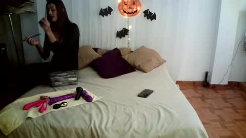 Hanna charming online show from 5, 10, 2025