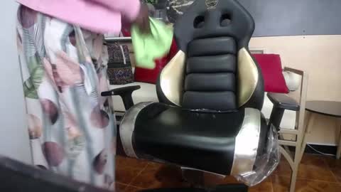 hanna_lamber online show from 9, 1, 2025