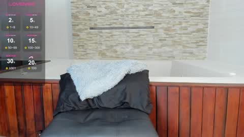 Hanna lens online show from 2, 2, 2025