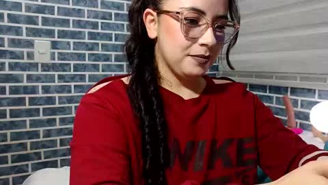 hanna_moons online show from 8, 4, 2026