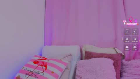 Snapshot of hannablaze_ chatting on 7, 10, 2025 HannaB  online show from 7, 10, 2025