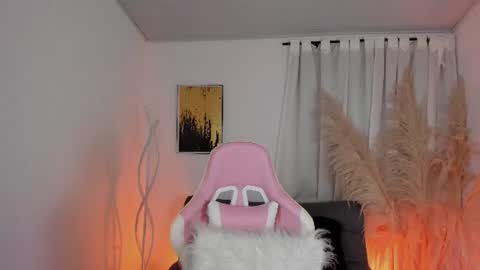 Snapshot of hannaferrati chatting on 7, 7, 2026 hanna online show from 7, 7, 2026