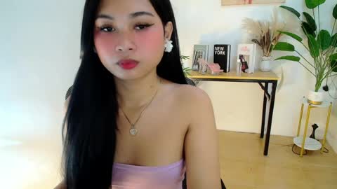 Snapshot of hannah_davis69 chatting on 7, 7, 2026 Alex online show from 7, 7, 2026