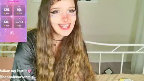 Snapshot of hannah_warren chatting on 16, 12, 2025 Kamila online show from 16, 12, 2025