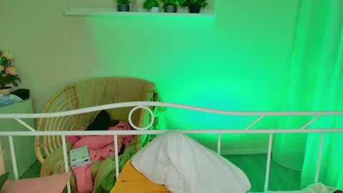 Snapshot of hannah_warren chatting on 6, 1, 2026 Kamila online show from 6, 1, 2026