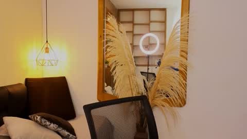 Hannah Williams online show from 17, 1, 2026