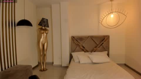 HANNAH J online show from 4, 12, 2024