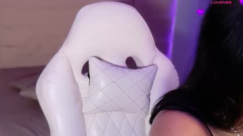 hannahmonttgomery  Help me reach 100 Hands up online show from 17, 7, 2026