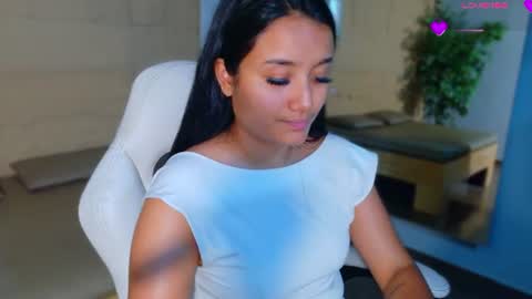 hannahmonttgomery  Help me reach 100 Hands up online show from 1, 8, 2026