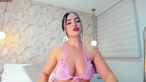 Camila online show from 2, 3, 2025