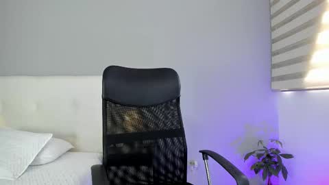 hannamartinnez online show from 16, 2, 2025