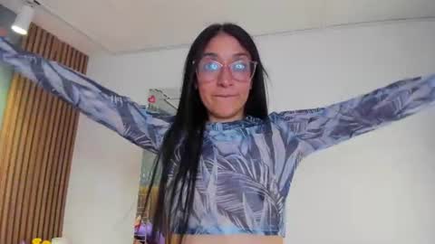 hannawen_ online show from 16, 7, 2026