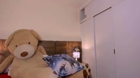 taylor live   online show from 26, 2, 2025