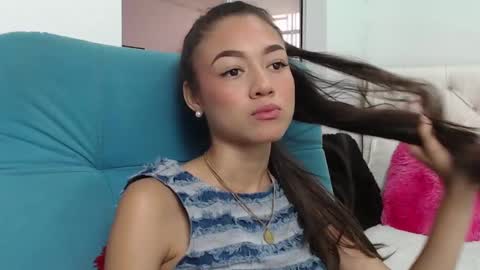 Snapshot of hantonella chatting on 5, 3, 2025 Anto online show from 5, 3, 2025