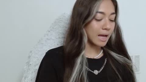 Snapshot of hantonella chatting on 10, 11, 2025 Anto online show from 10, 11, 2025