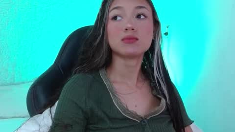 Snapshot of hantonella chatting on 3, 3, 2026 Anto online show from 3, 3, 2026