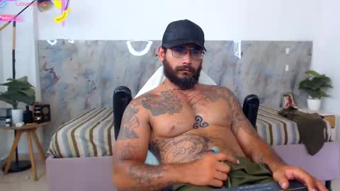 Snapshot of hanz_col chatting on 20, 4, 2026 hanz_col online show from 20, 4, 2026