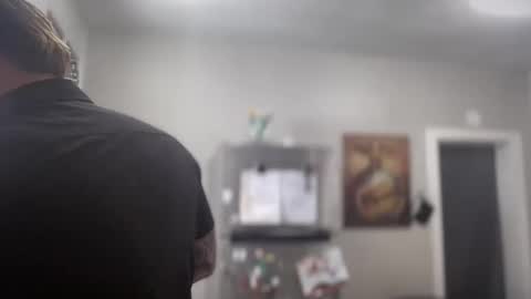 Snapshot of happilymarr1ed chatting on 18, 9, 2025 DadBod online show from 18, 9, 2025