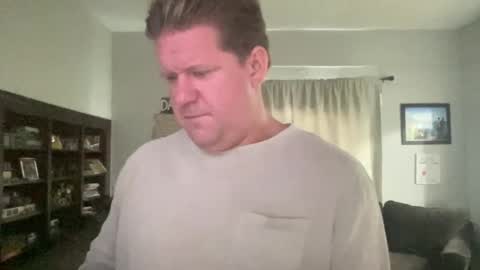 Snapshot of happilymarr1ed chatting on 24, 9, 2025 DadBod online show from 24, 9, 2025