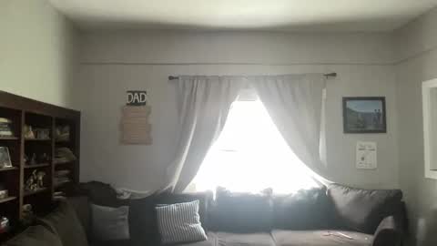 Snapshot of happilymarr1ed chatting on 25, 9, 2025 DadBod online show from 25, 9, 2025