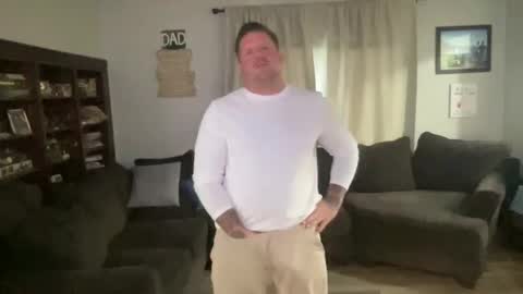 Snapshot of happilymarr1ed chatting on 21, 11, 2025 DadBod online show from 21, 11, 2025